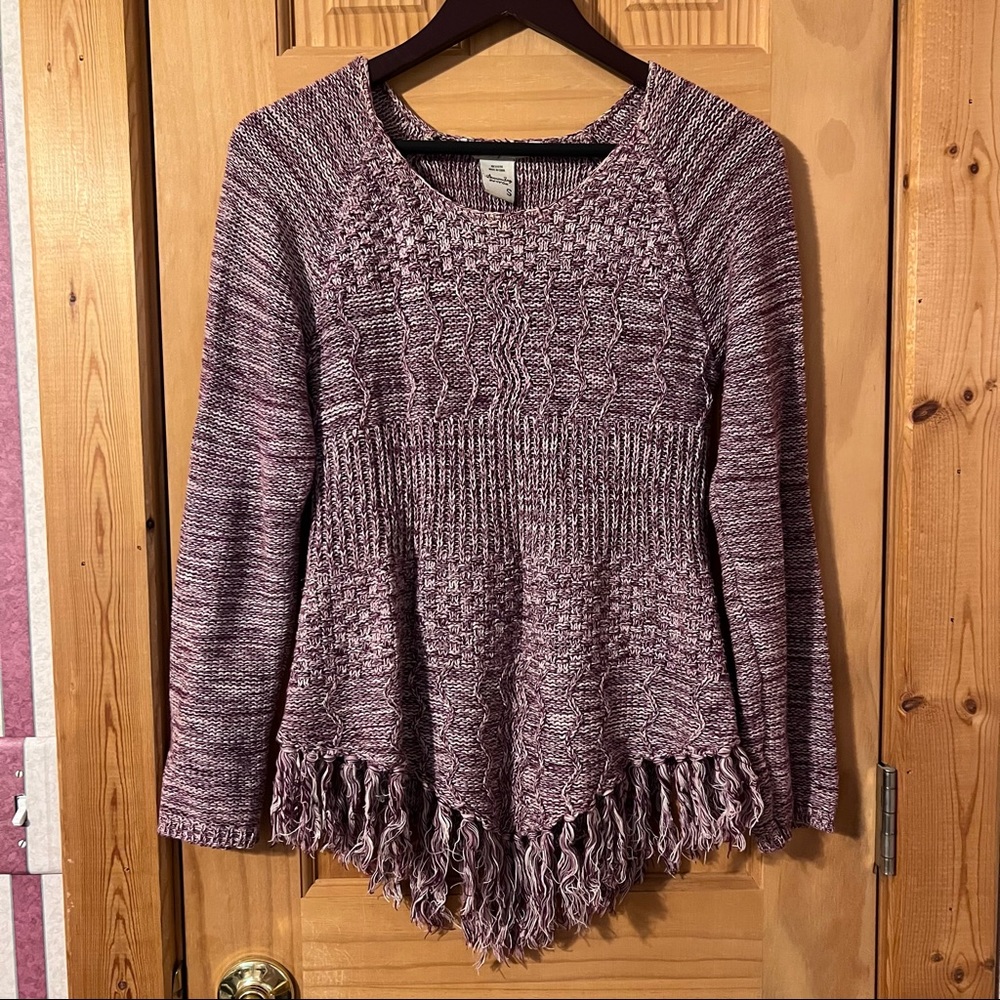 maroon sweater w/fringe